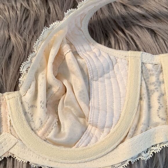 Breezies Unlined Underwire Lace Bra 34A - Picture 9 of 11
